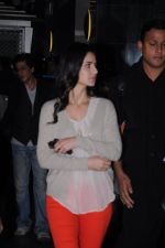 Katrina Kaif snapped at the Airport, Mumbai on 17th Nov 2012 (5).JPG